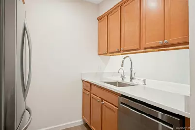 314 Sutton Drive #314, Mount Kisco, NY 10549 - Photo 5