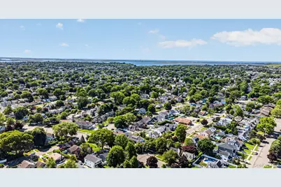2456 Rockville Centre Parkway, Oceanside, NY 11572 - Photo 39