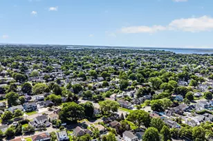 2456 Rockville Centre Pkwy, Oceanside, NY 11572 - Photo 41