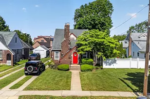 2456 Rockville Centre Pkwy, Oceanside, NY 11572 - Photo 25