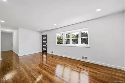 267 Woodhull Avenue, Port Jefferson Station, NY 11776 - Photo 3