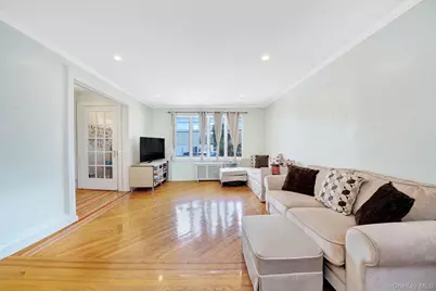 63 Amherst Road, Valley Stream, NY 11581 - Photo 3
