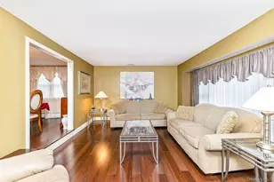 19 Knoll Ln, Smithtown, NY 11787 - Photo 3