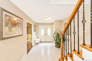 19 Knoll Ln, Smithtown, NY 11787 - Photo 7