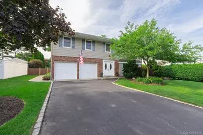 19 Knoll Lane, Smithtown, NY 11787 - Photo 1