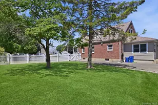 2395 Yorktown St, Oceanside, NY 11572 - Photo 39