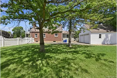 2395 Yorktown Street, Oceanside, NY 11572 - Photo 37