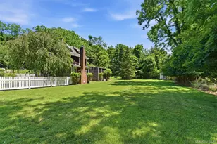 4 Landing Meadow Rd, Smithtown, NY 11787 - Photo 33
