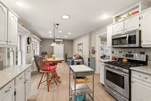 4 Landing Meadow Rd, Smithtown, NY 11787 - Photo 19