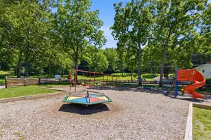 4 Landing Meadow Rd, Smithtown, NY 11787 - Photo 43