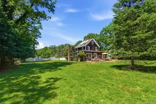 4 Landing Meadow Rd, Smithtown, NY 11787 - Photo 37