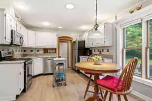 4 Landing Meadow Rd, Smithtown, NY 11787 - Photo 17