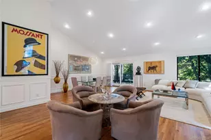 265 Sparrow Dr, Manhasset, NY 11030 - Photo 3