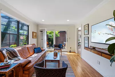 265 Sparrow Drive #265, Manhasset, NY 11030 - Photo 7