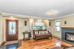 233 Collins Ave, Williston Park, NY 11596 - Photo 3