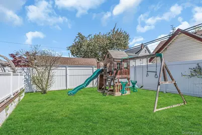 233 Collins Avenue, Williston Park, NY 11596 - Photo 27