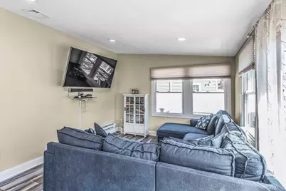 233 Collins Avenue, Williston Park, NY 11596 - Photo 11