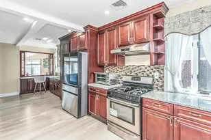233 Collins Ave, Williston Park, NY 11596 - Photo 7