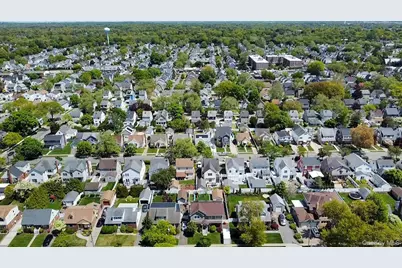 233 Collins Avenue, Williston Park, NY 11596 - Photo 39