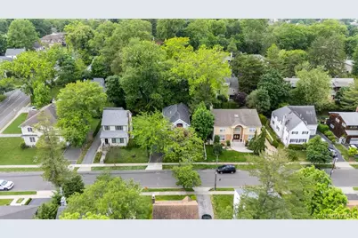 6 Burbury Lane, Great Neck, NY 11023 - Photo 29