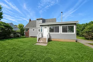 192 W 18th St, Deer Park, NY 11729 - Photo 5