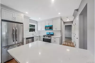 192 W 18th Street, Deer Park, NY 11729 - Photo 13