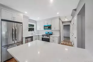 192 W 18th St, Deer Park, NY 11729 - Photo 13