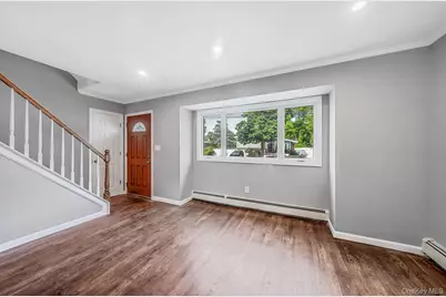 192 W 18th Street, Deer Park, NY 11729 - Photo 9