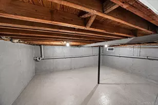 192 W 18th St, Deer Park, NY 11729 - Photo 31
