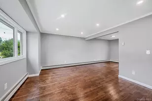 192 W 18th St, Deer Park, NY 11729 - Photo 7