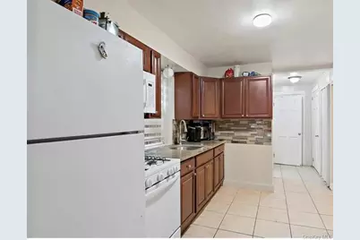 2934 Tenbroeck Avenue, Bronx, NY 10469 - Photo 7