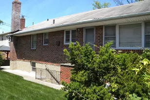 28-10 210th Pl, Bayside, NY 11360 - Photo 25