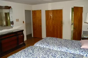 28-10 210th Pl, Bayside, NY 11360 - Photo 9