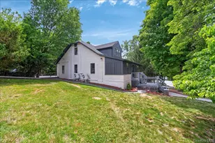 584 Shore Dr, New Windsor, NY 12553 - Photo 3