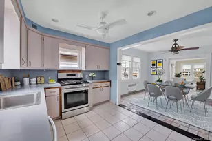 255 Rolling St, Malverne, NY 11565 - Photo 13