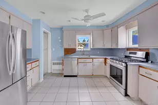 255 Rolling St, Malverne, NY 11565 - Photo 11