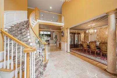 47 Pembroke Drive, Glen Cove, NY 11542 - Photo 5