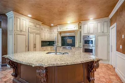 47 Pembroke Drive, Glen Cove, NY 11542 - Photo 17