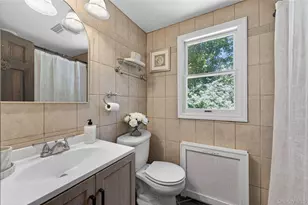 136 Lodge Ave, Huntington Station, NY 11746 - Photo 17