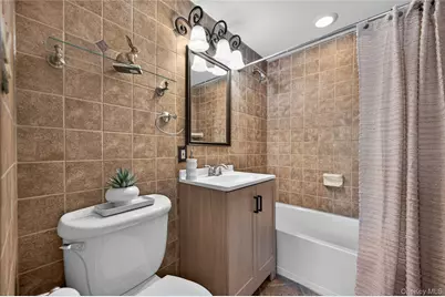 136 Lodge Avenue, Huntington Station, NY 11746 - Photo 27