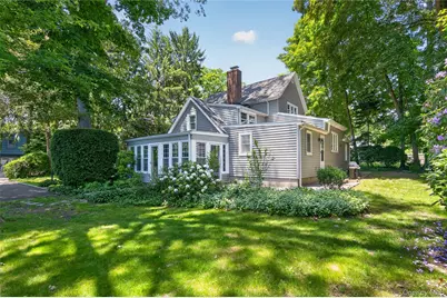 136 Lodge Avenue, Huntington Station, NY 11746 - Photo 33