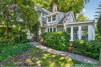 136 Lodge Avenue, Huntington Station, NY 11746 - Photo 5