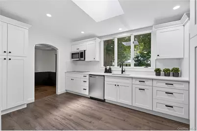 136 Lodge Avenue, Huntington Station, NY 11746 - Photo 11