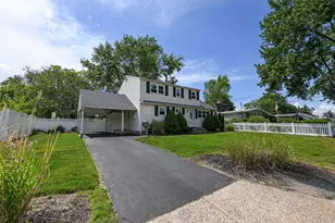 19 Midday Dr, Centereach, NY 11720 - Photo 5