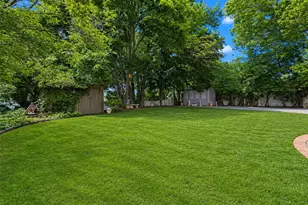 6 Naybor Ave, Medford, NY 11763 - Photo 35