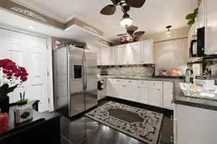 6 Naybor Ave, Medford, NY 11763 - Photo 9