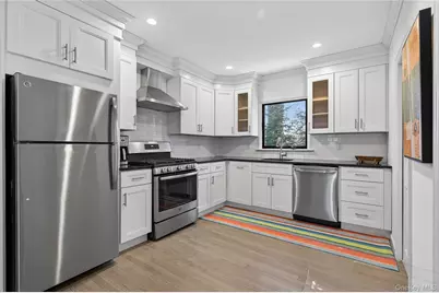 2 Prospect Avenue, Sea Cliff, NY 11579 - Photo 11
