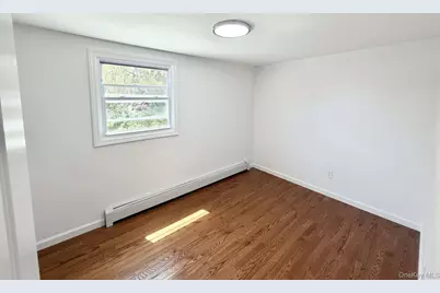 135 Barwick Boulevard, Mineola, NY 11501 - Photo 15