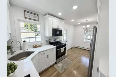 135 Barwick Boulevard, Mineola, NY 11501 - Photo 3