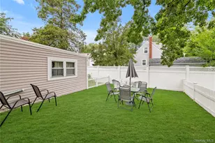 11 Nesaquake Ave, Port Washington, NY 11050 - Photo 11